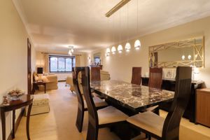 Lounge/Diner- click for photo gallery